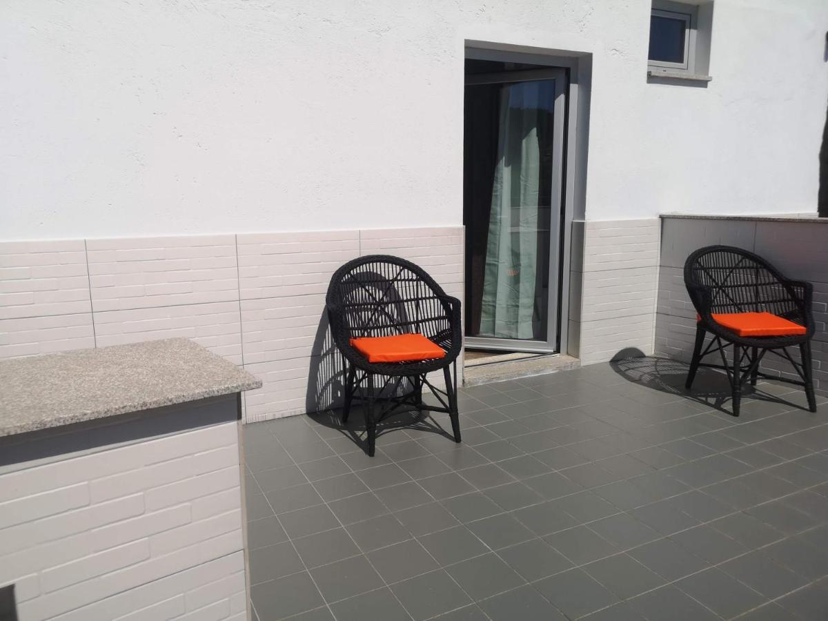 Leonchic - Guest House Com Piscina De Agua Salgada بارسيلوس الغرفة الصورة