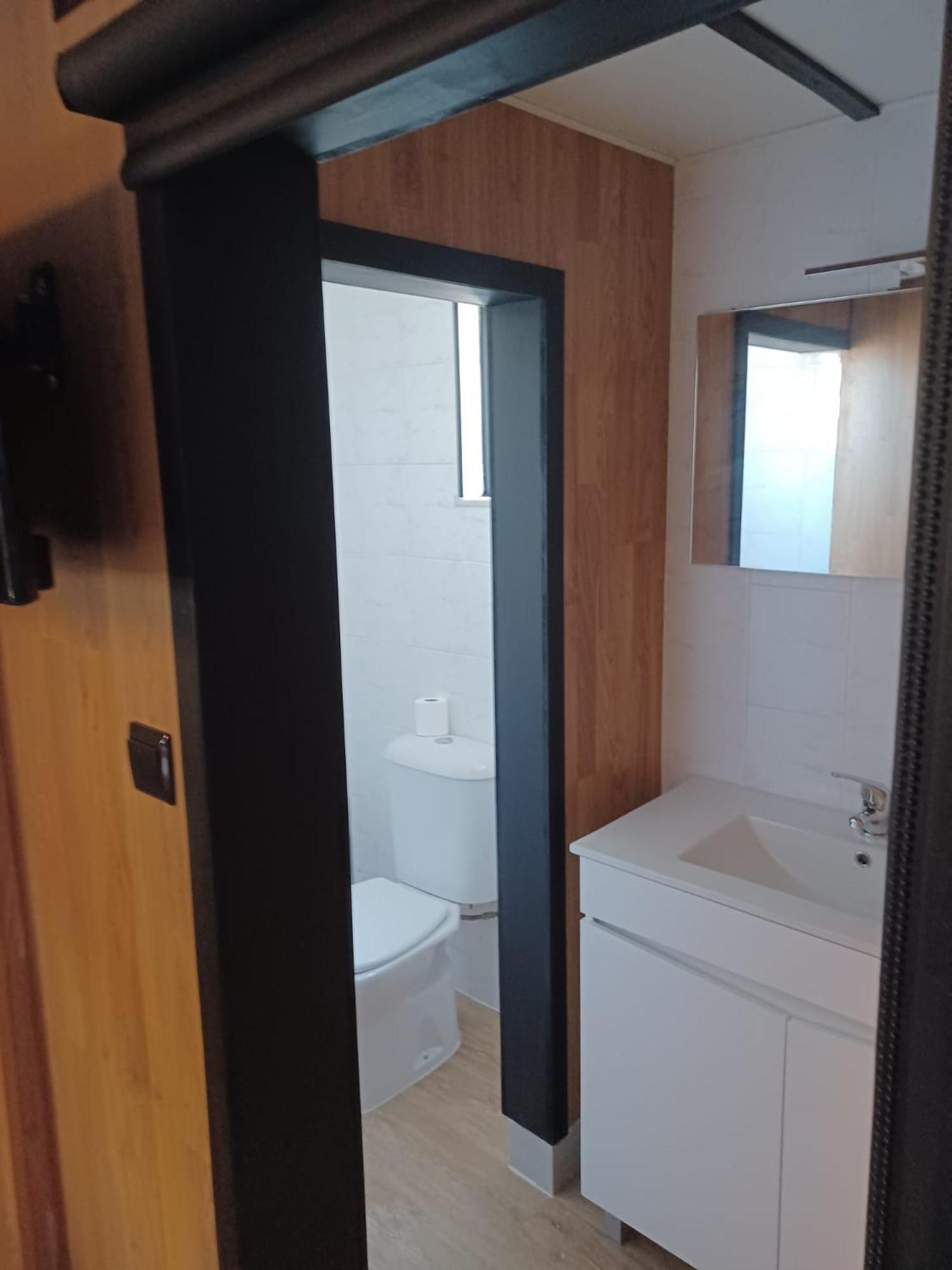 Leonchic - Guest House Com Piscina De Agua Salgada بارسيلوس المظهر الخارجي الصورة